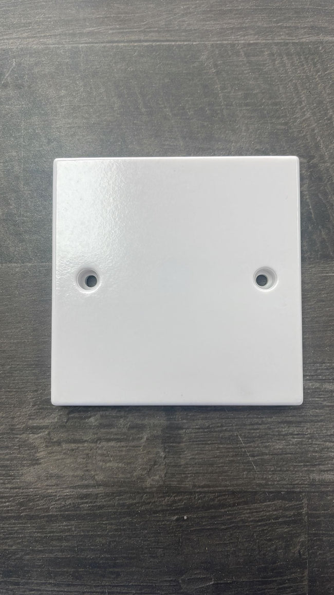 Single socket blank plate 8*8m